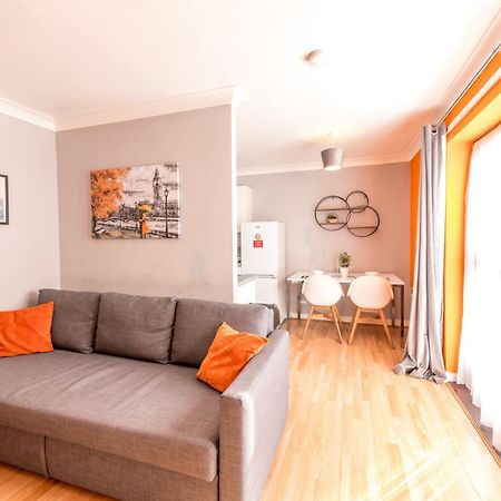 Prime Location - Modern City Apartment! Bristol Bagian luar foto